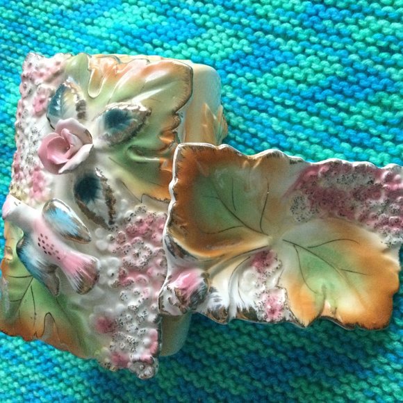 Vintage Japanese footed jar with lid and a small plate majolica? 3D flower et - Picture 1 of 8